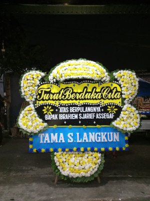 Papan Bunga Duka di Tinada
